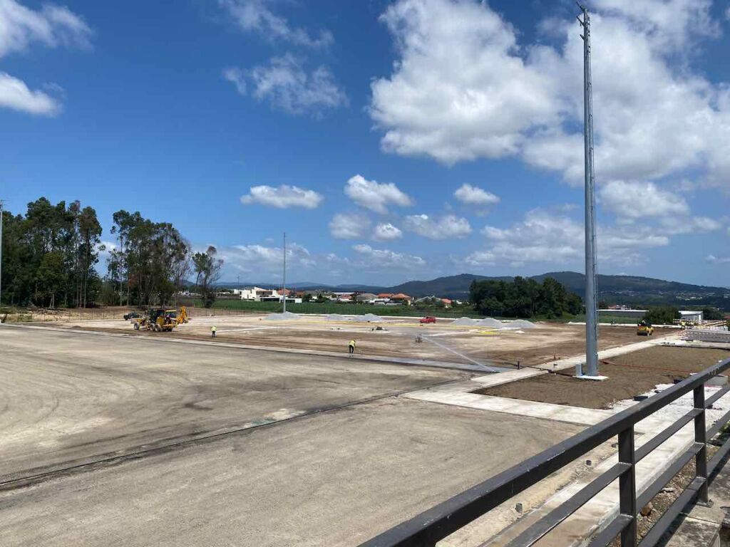 Futebol: No final do mês deve ficar pronto. Veja como está o Complexo Desportivo de Barcelos estadio cidade de barcelos novas 14