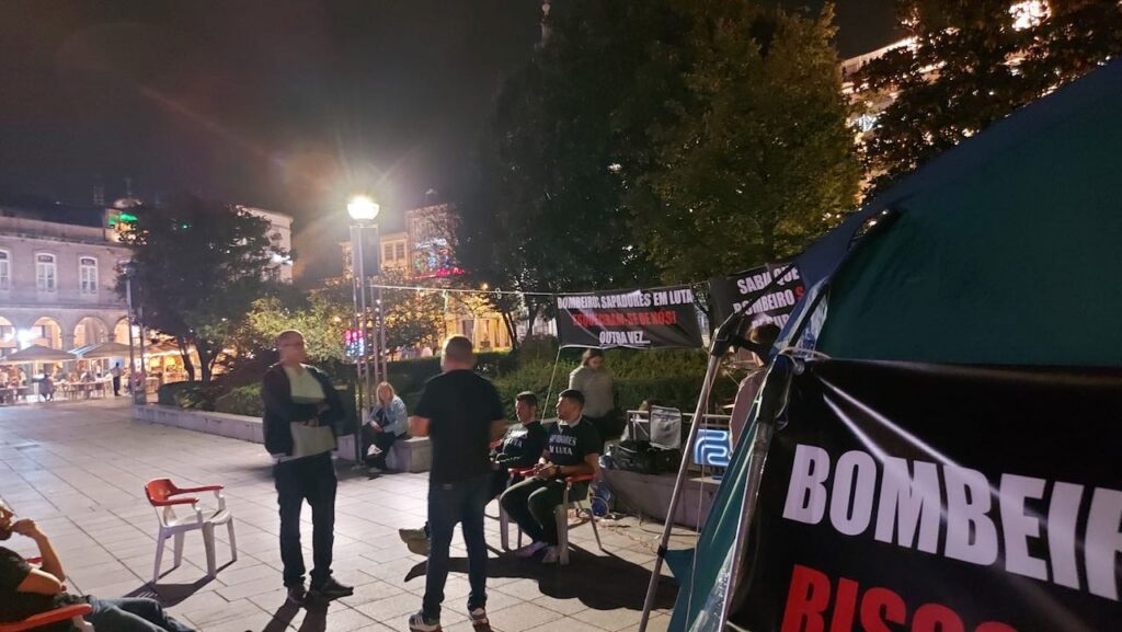 Braga: Bombeiros Sapadores iniciaram vigília em jornada de luta no centro da cidade BS Braga luta