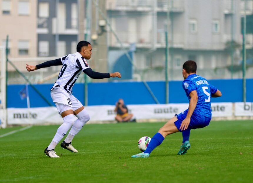 Futebol: Vianense "cai" da Taça de Portugal aos pés do Portimonense SC Vianense