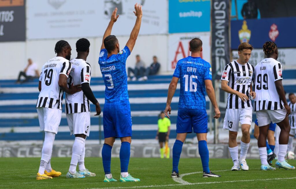 Futebol: Vianense "cai" da Taça de Portugal aos pés do Portimonense SC Vianense