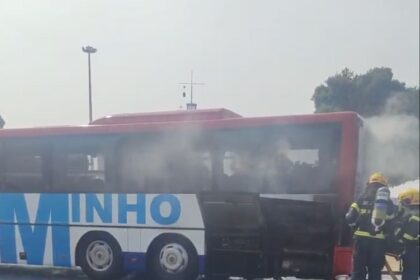 autocarro arde esposende marginal