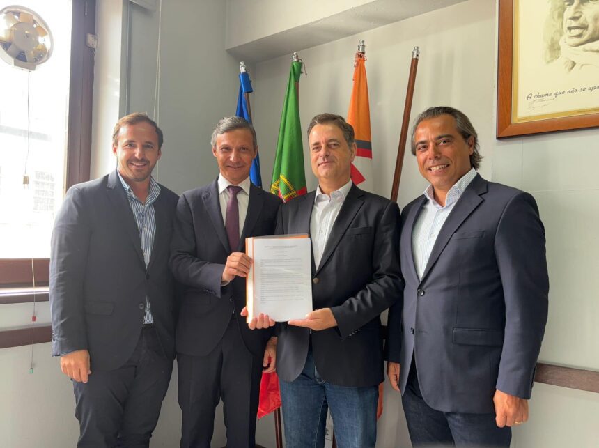 PSD: Cunha apresenta equipa à distrital do PSD. Rio prepara "out" político Paulo Cunha, Miguel Macedo, Ricardo Rio, Braga, PSD, distrital