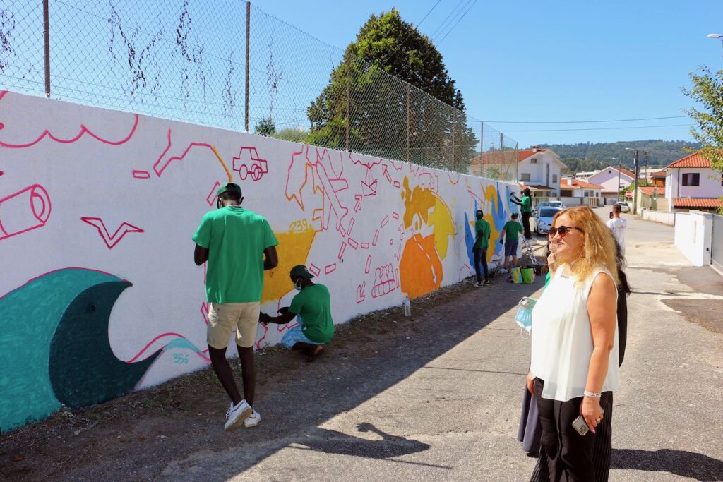 Vila Verde: Jovens refugiados deixaram mural de arte urbana vila verde mural refugiados 1
