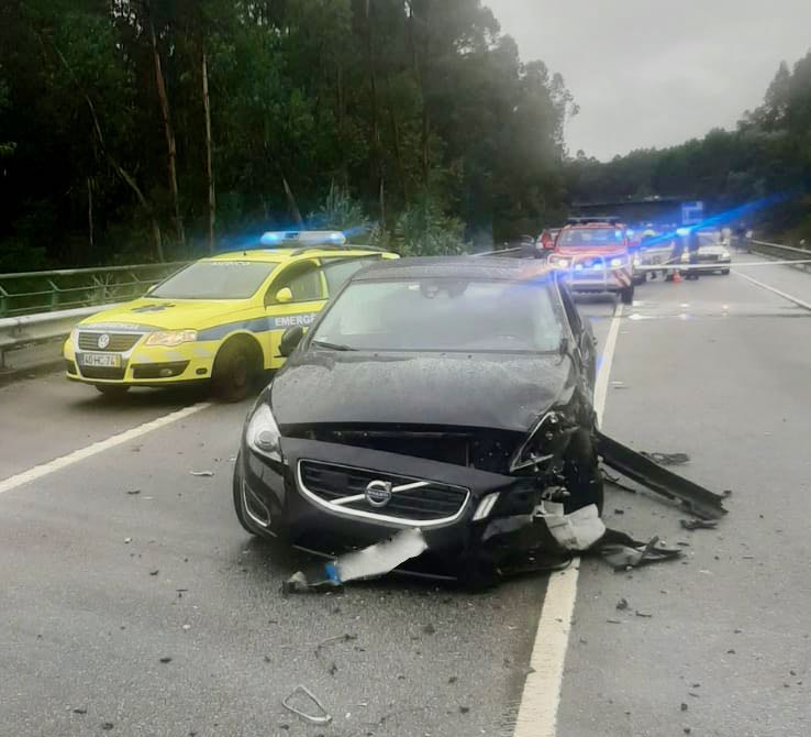 Ponte de Lima: Colisão frontal no IC28 faz um morto em Refóios do Lima acidente IC28 refoios do lima ponte de lima 6