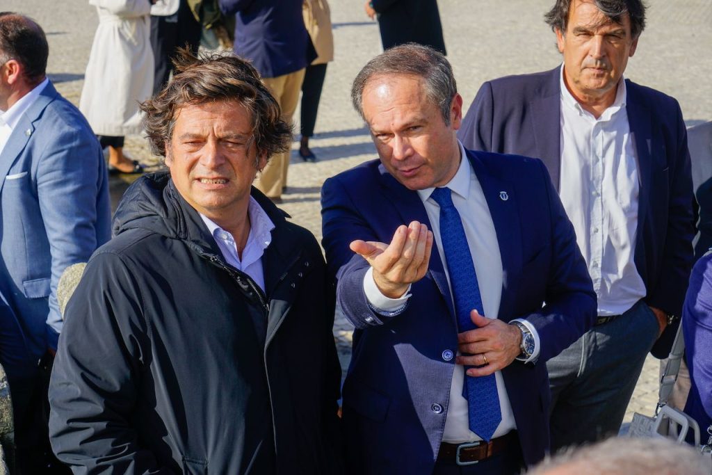 Portos: Dragagens regressam a Esposende, Viana e Póvoa de Varzim restinga barra esposende - portos
