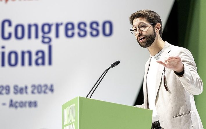 PS: Eleições na JS. Bruno Gonçalves apresenta "moção em branco" e "QR" que dava para lado nenhum bruno goncalves braga minho JS PS