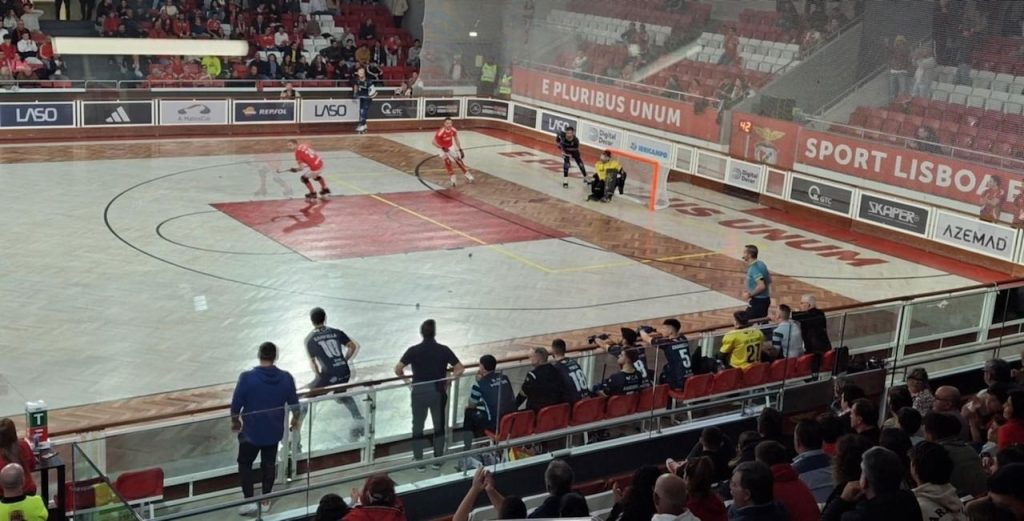 Hóquei em Patins: OC Barcelos goleado na Luz mas "critério" prejudicou Hoquei em Patins OC Barcelos SL Benfica - 2 Minho