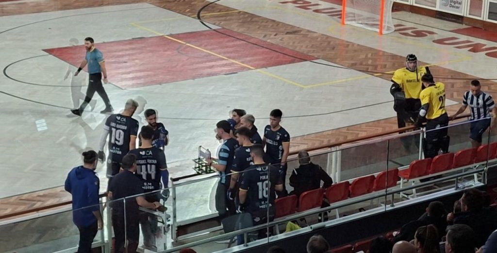 Hóquei em Patins: OC Barcelos goleado na Luz mas "critério" prejudicou Hoquei em Patins OC Barcelos SL Benfica - 3