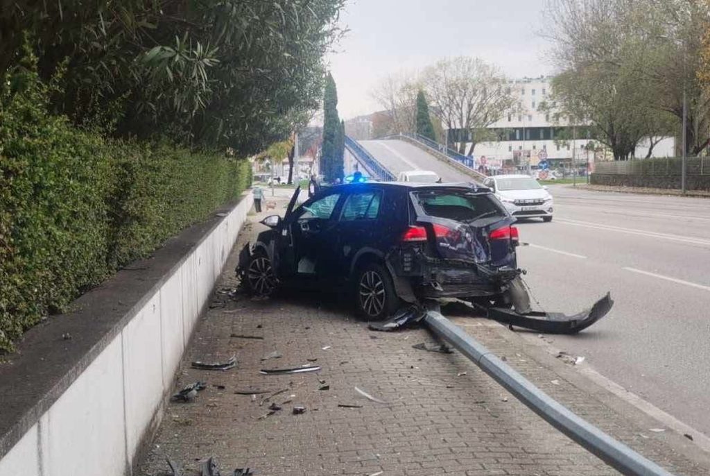Braga: "Velocidade furiosa" na Rodovia? Condutor abandonou local do acidente Acidente braga