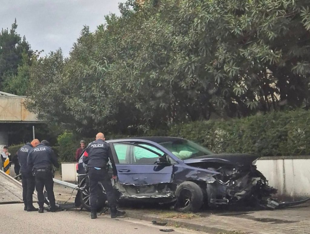 Braga: "Velocidade furiosa" na Rodovia? Condutor abandonou local do acidente acidente braga rodovia