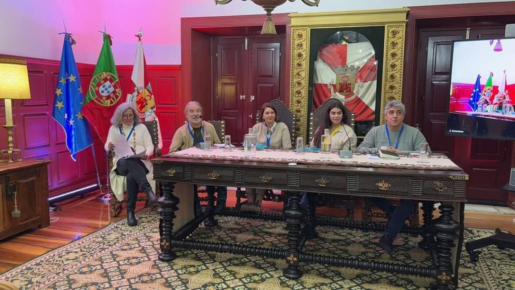 Esposende: "AMAReMAR" como exemplo de arte comunitária amarelar esposende