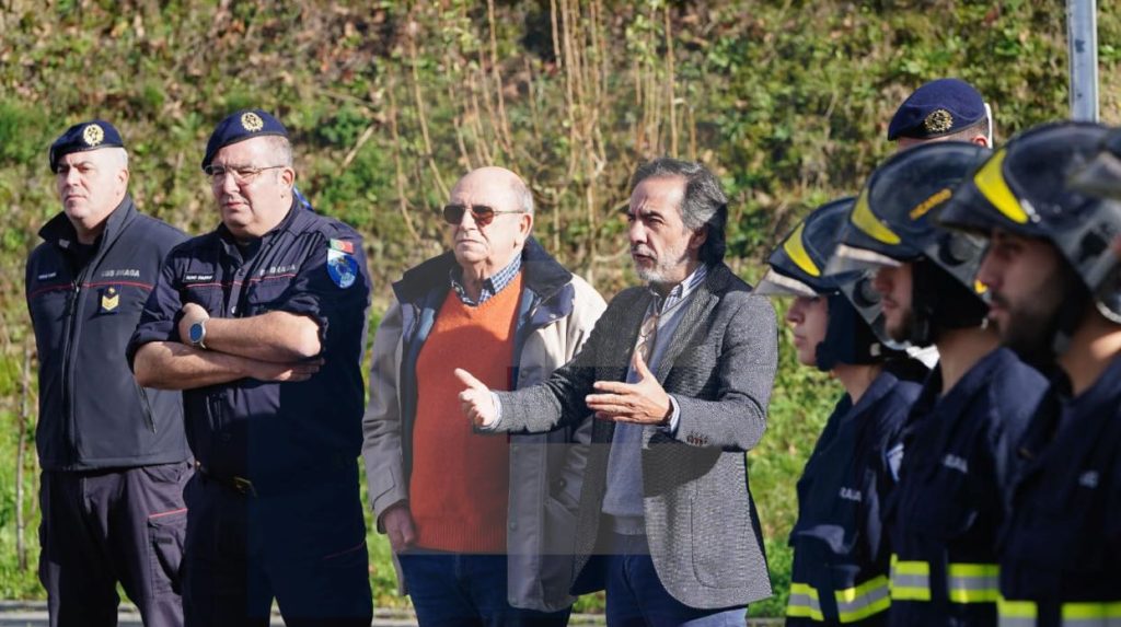 Braga: Capacetes dos Bombeiros Sapadores a caminho da Ucrânia bombeiros capacetes