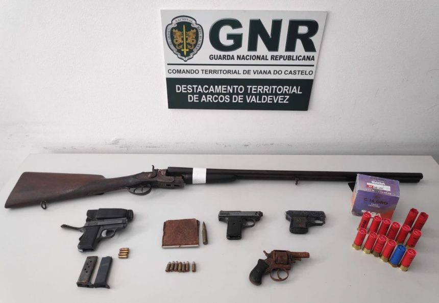 Ponte de Lima: Ameaça e coagia. Acabou detido pela GNR com várias armas GNR Ponte de Lima