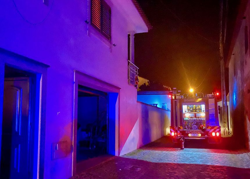 Esposende: Bombeiros evitam propagação das chamas em incêndio em Góios BV Esposende