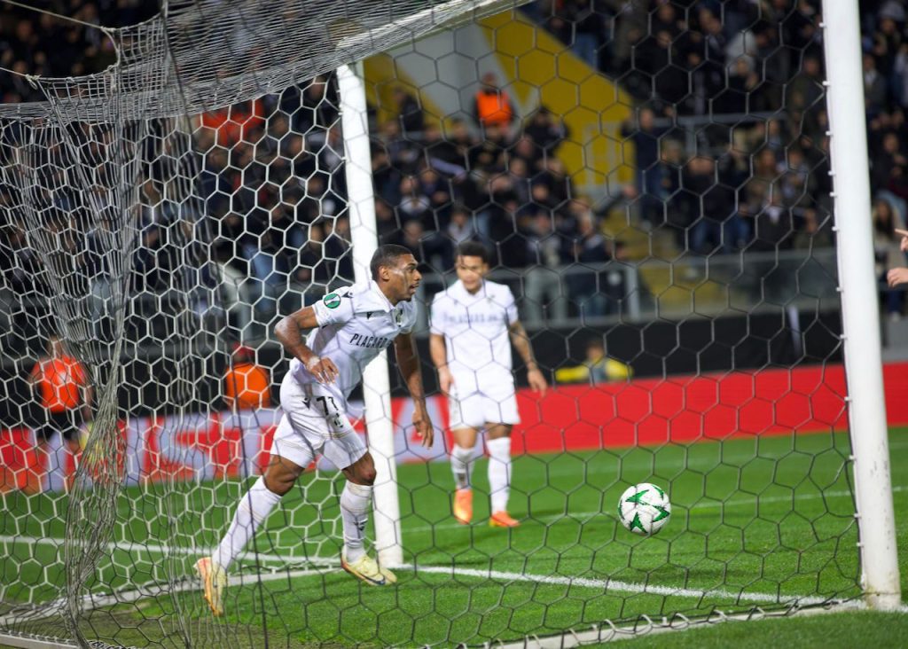 Futebol: Vitória SC empata com Fiorentina e confirma 'oitavos' da Liga Conferência vitoria sc fiorentina E24 - 4