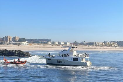 Vila do Conde barra embarcação