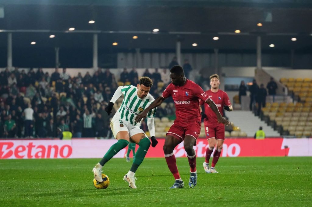 Gil Vicente e Rio Ave empatam em Barcelos - 9