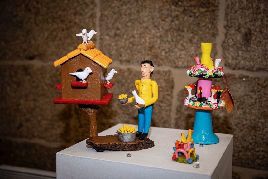 Torre medieval exposição pombais brinquedos