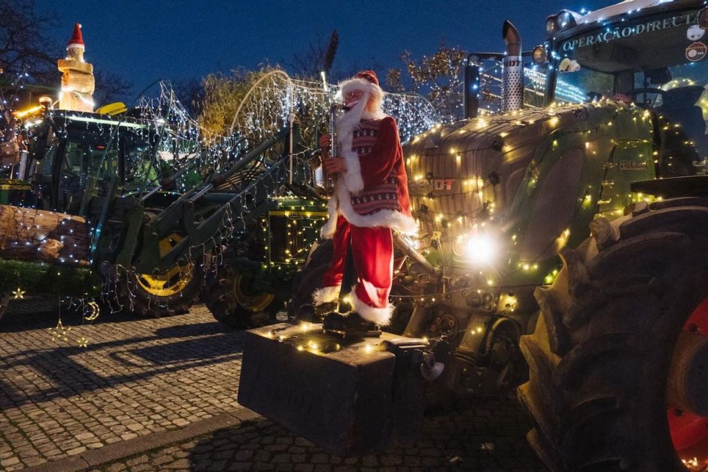Braga: Tratores iluminados? É já esta sexta-feira em Sobreposta tratores iluminados braga sobreposta - 1
