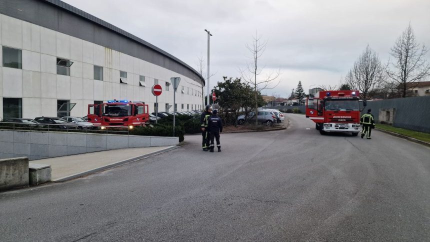 Braga: Incêndio no INL mobiliza viatura "ambiental" dos Sapadores BS Braga