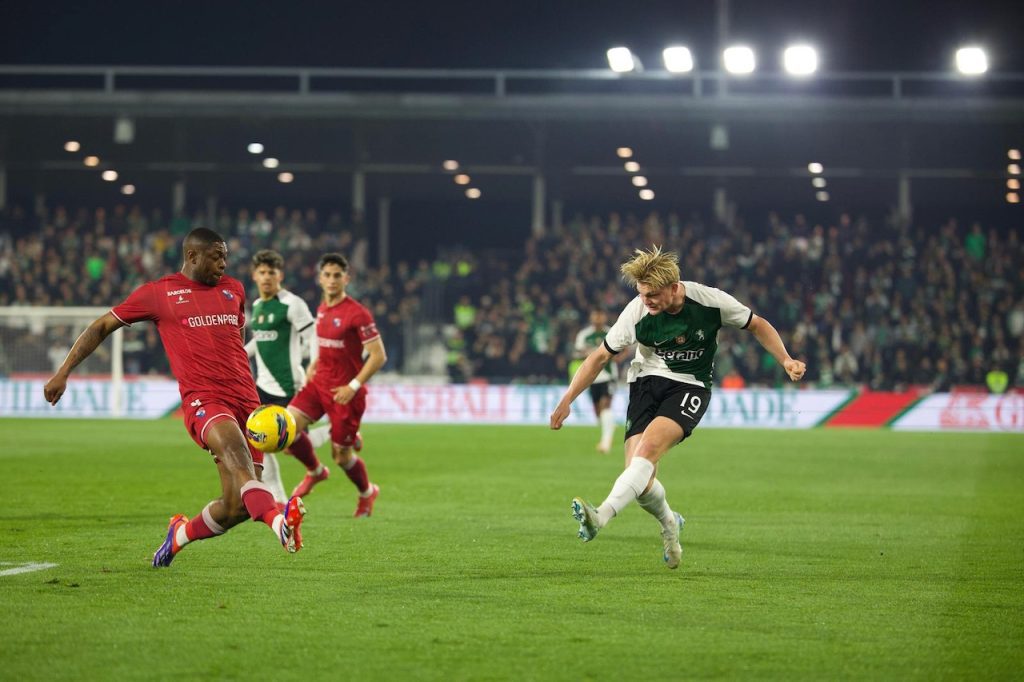 Futebol: Três centímetros polémicos atiraram o Gil para fora das "meias-finais" da Taça Gil Vicente FC Sporting