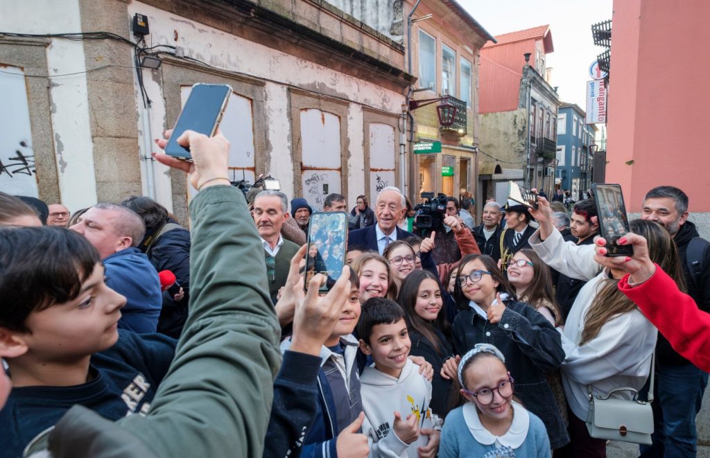 Póvoa de Varzim: Correntes d´Escritas condecorado pelo presidente da República correntes d escritas póvoa de varzim
