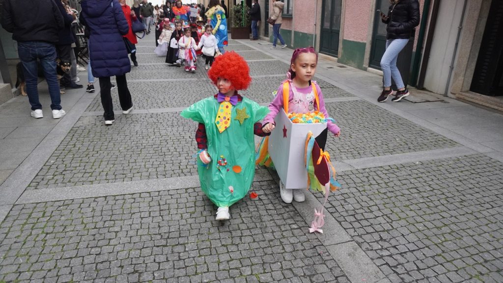 desfile de carnaval esposende ambiente fantasia 22