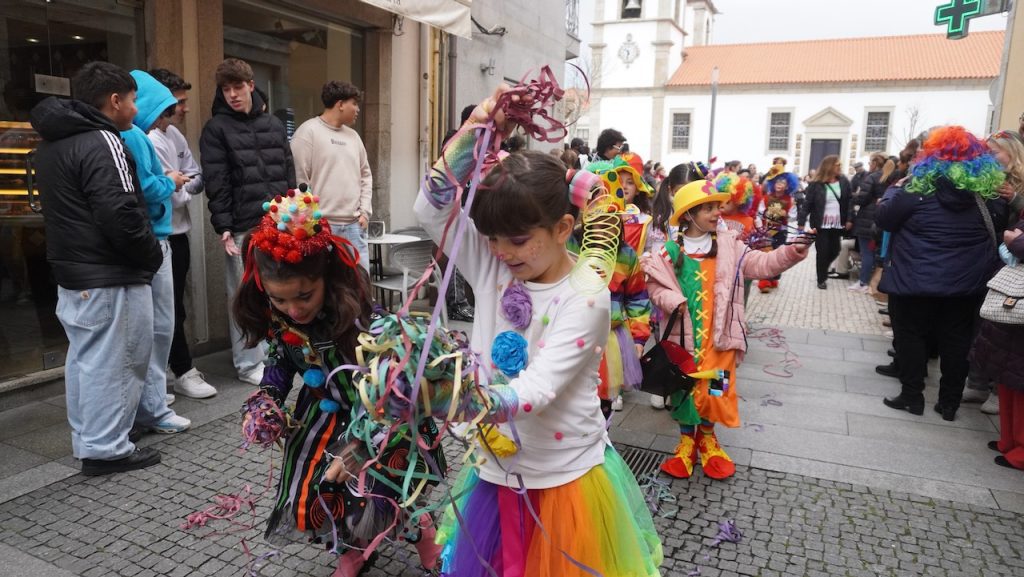 desfile de carnaval esposende ambiente fantasia 37