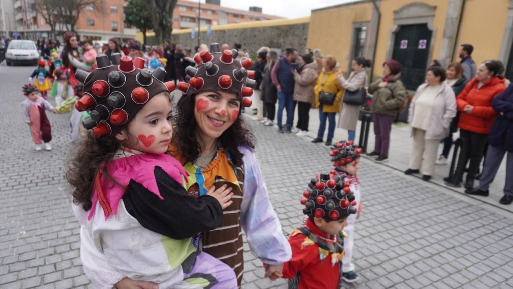 Desfile Carnaval Esposende Ambiente