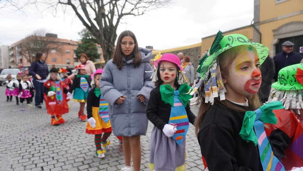 desfile de carnaval esposende ambiente fantasia 47