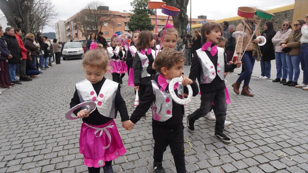 desfile de carnaval esposende ambiente fantasia 48
