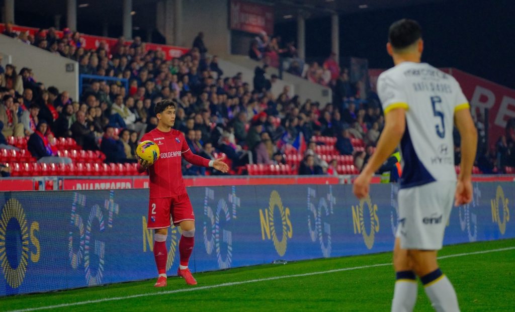 Futebol: Galo sem "Fama" volta a perder. E vão quatro derrotas gil vicente fc fc famalicao - 4