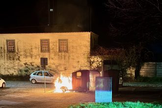 Viana incendio contentor