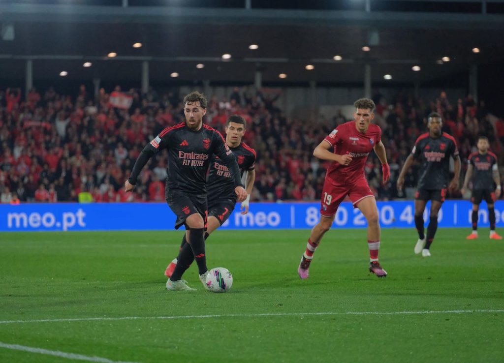 Futebol: Gil Vicente FC perde e continua aflito na I Liga Gil Vicente FC Benfica