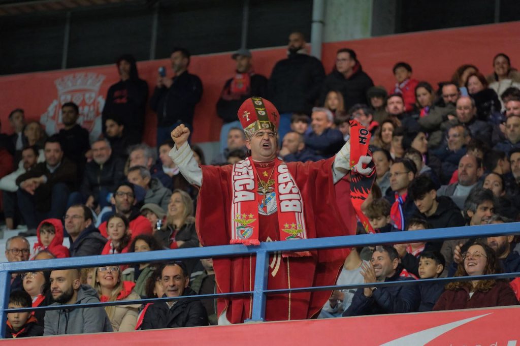 Futebol: Gil Vicente FC perde e continua aflito na I Liga Gil Vicente FC Benfica Papa