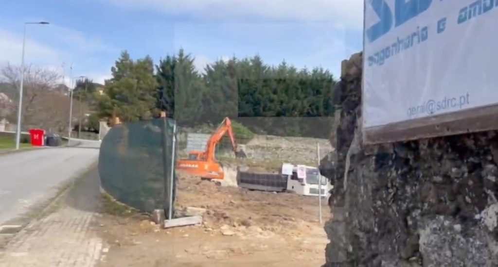 Obra alegadamente ilegal Viana
