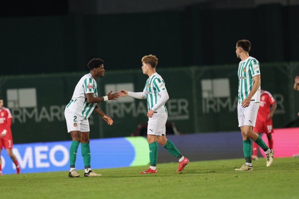 Futebol: Minutos finais fatais para o Rio Ave FC Rio Ave Benfica