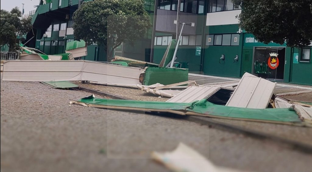 Futebol: Rio Ave FC está a resolver estragos no Estádio para não afetar próximos jogos Rio Ave FC depressão martinho danos