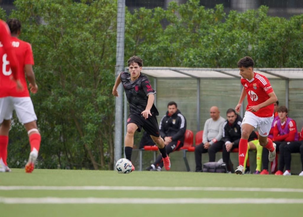 Futebol: Bis de Gustavo Fonte na vitória do SC Braga "b" frente ao Benfica SC Braga sub16