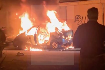 Carro arde na Póvoa de Varzim