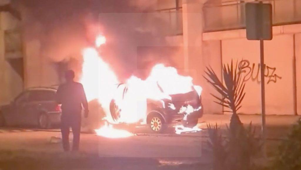 carro arde na póvoa de varzim