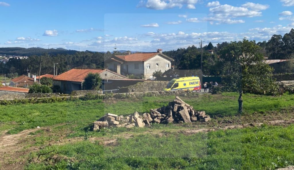Esposende: Homem morre em Curvos após derrocada durante construção de muro Derrocada esposende curvos morto
