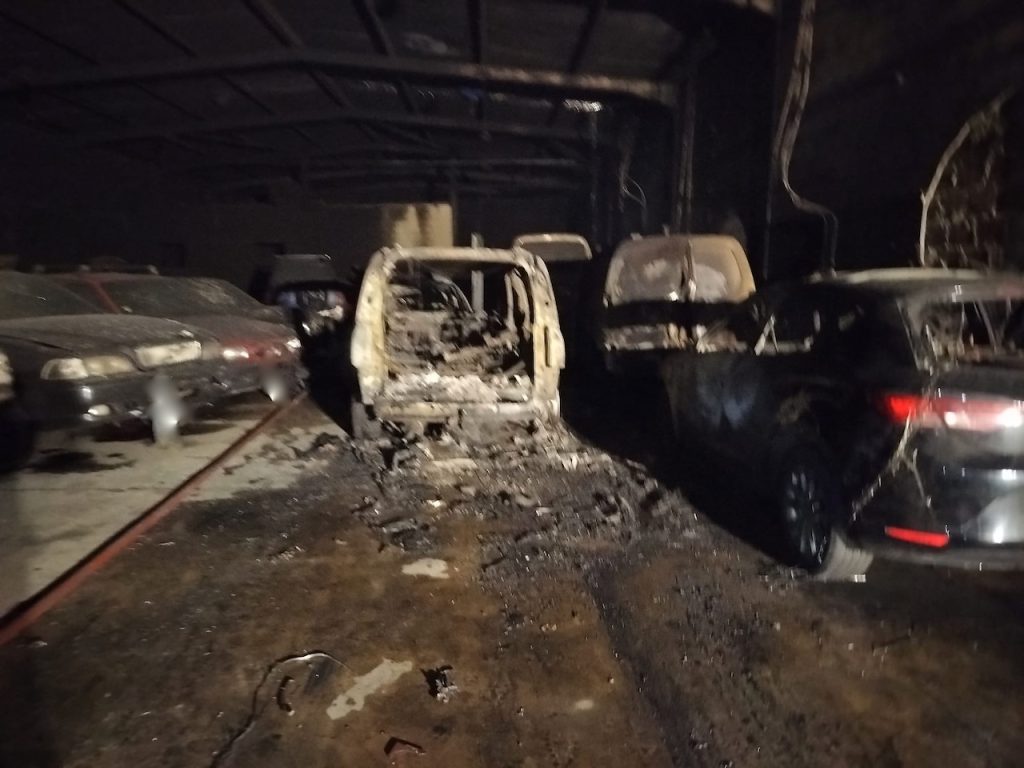 Minho: Incêndio em oficina destróis vários carro em Amares incendio amares oficiana 1