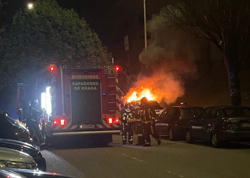 Incendio braga carrinha bombeiros