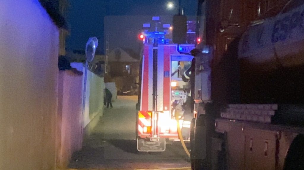 Esposende: Incêndio destrói cozinha regional na avenida da Praia em Cepães Esposende_Incêndio em casa na freguesia de Marinhas localidade de Cepães
