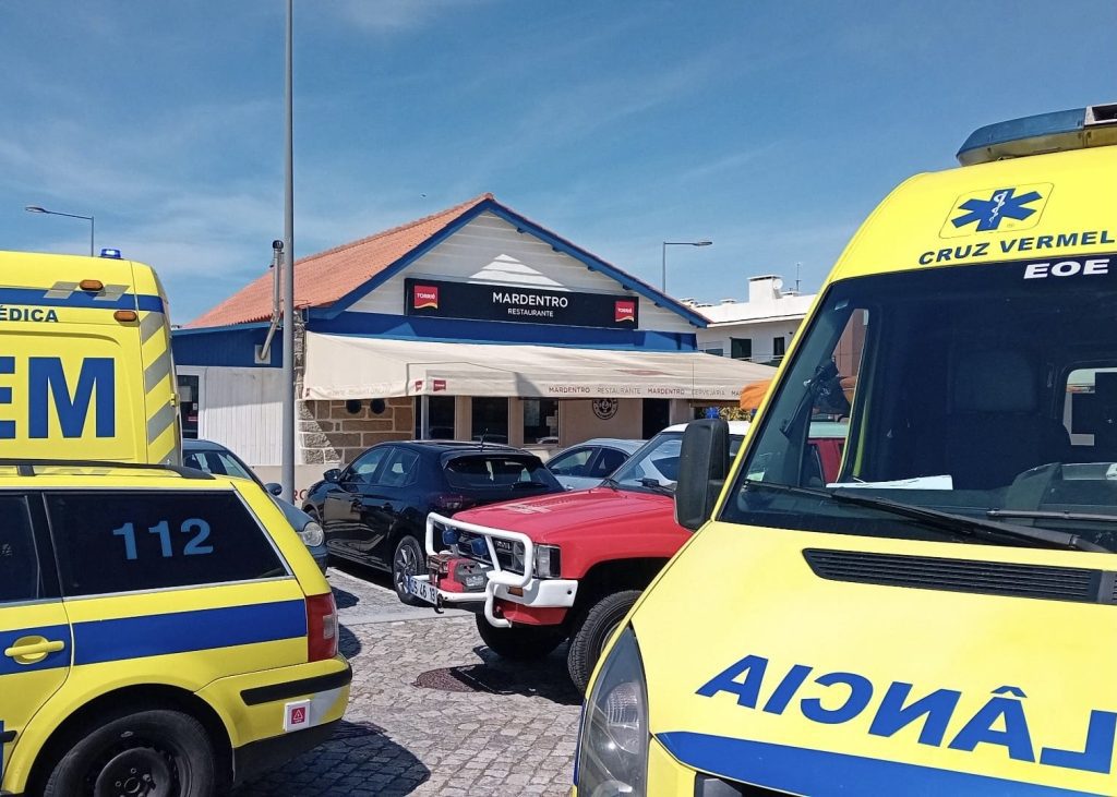 Viana: Buscas no mar na Amorosa por "suposto" casal desparecido Viana socorro amorosa Cvp inem bombeiros