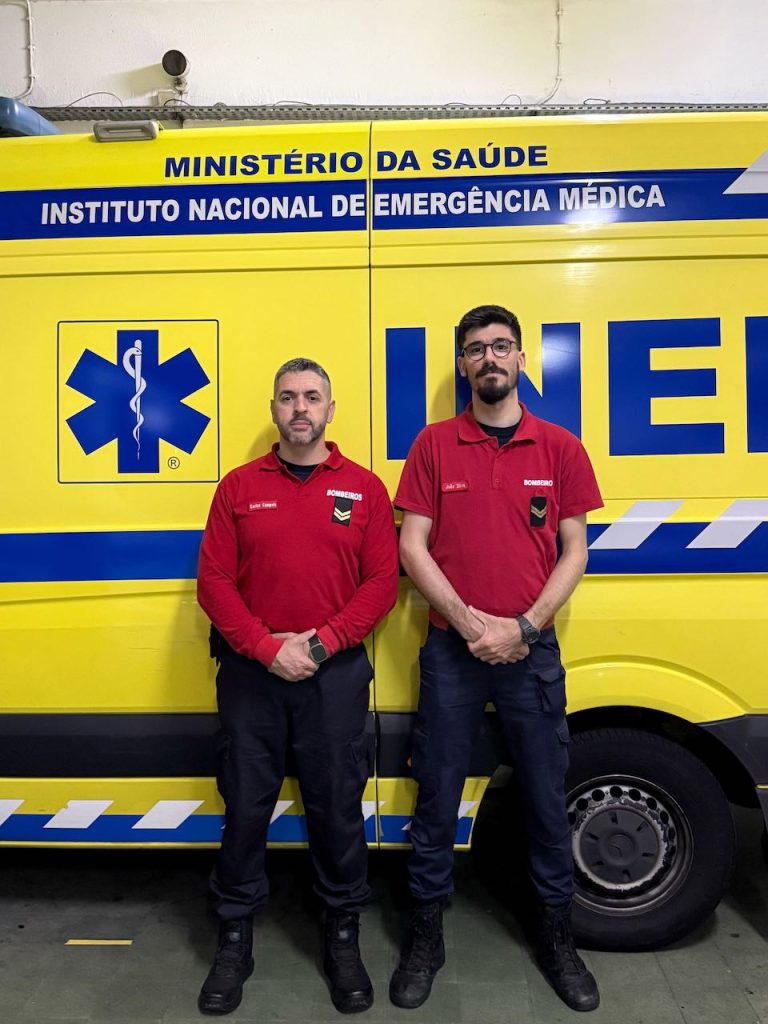 Viana: Foi a primeira vez de João e Carlos. São "padrinhos" de uma bebé que não quis esperar pelo hospital BV Viana do Castelo bebe nascimento