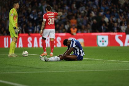 April 06, 2025, Estádio Dragão, Porto Portugal - Liga Portugal: Fc Porto vs SL Benfica, Fight with police