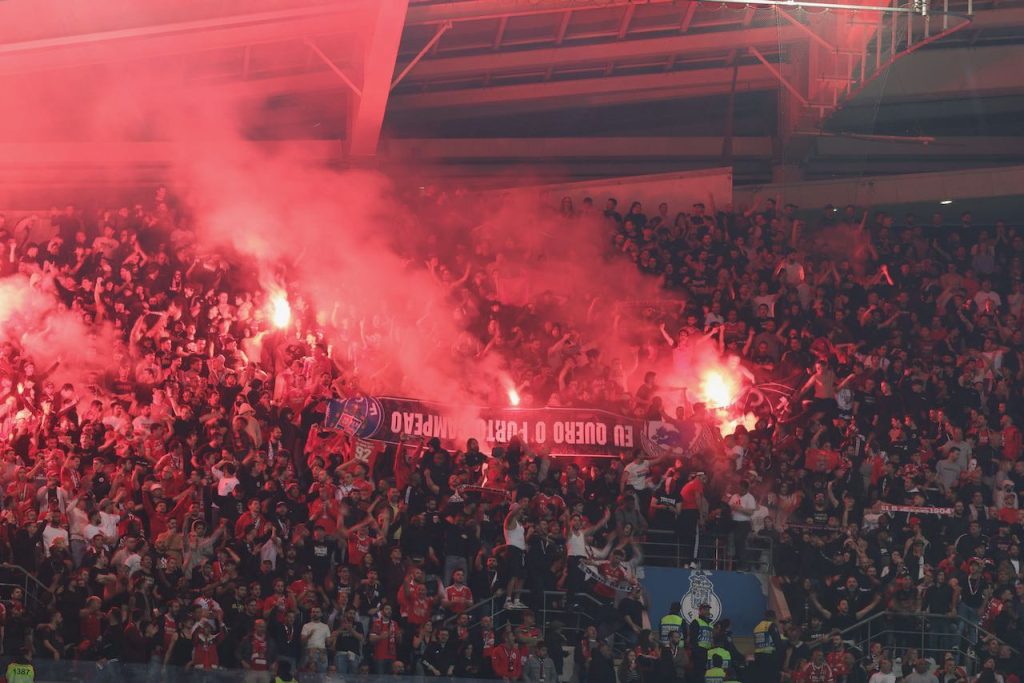 April 06, 2025, Estádio Dragão, Porto Portugal - Liga Portugal: Fc Porto vs SL Benfica, Fight with police