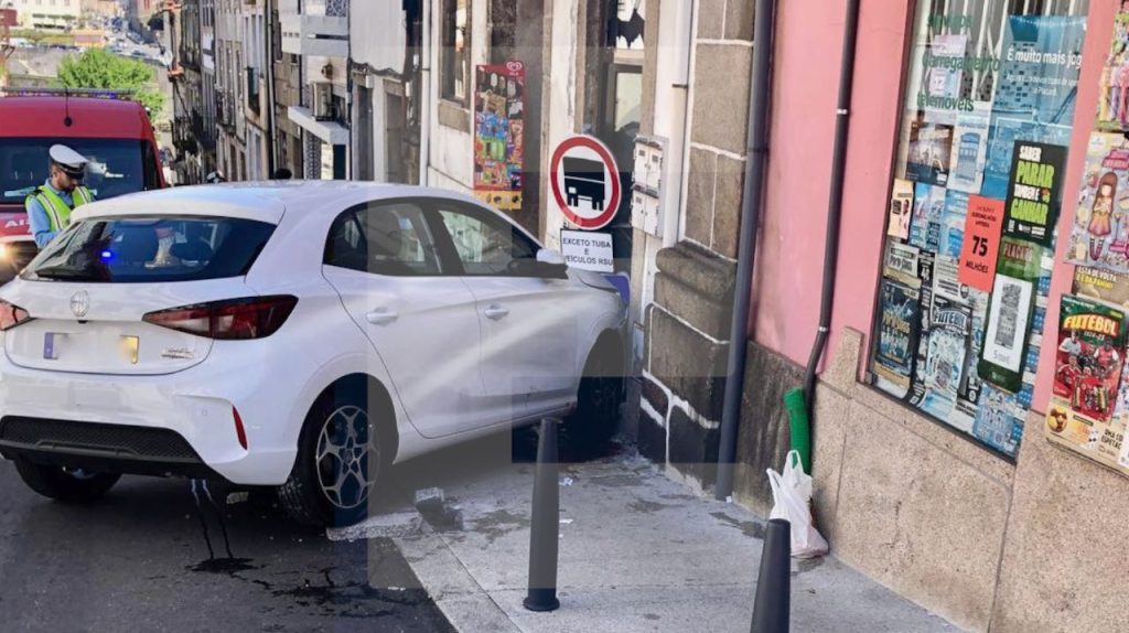 Barcelos: Despiste seguido de atropelamento faz um ferido grave Acidente barcelinhos atropelamento